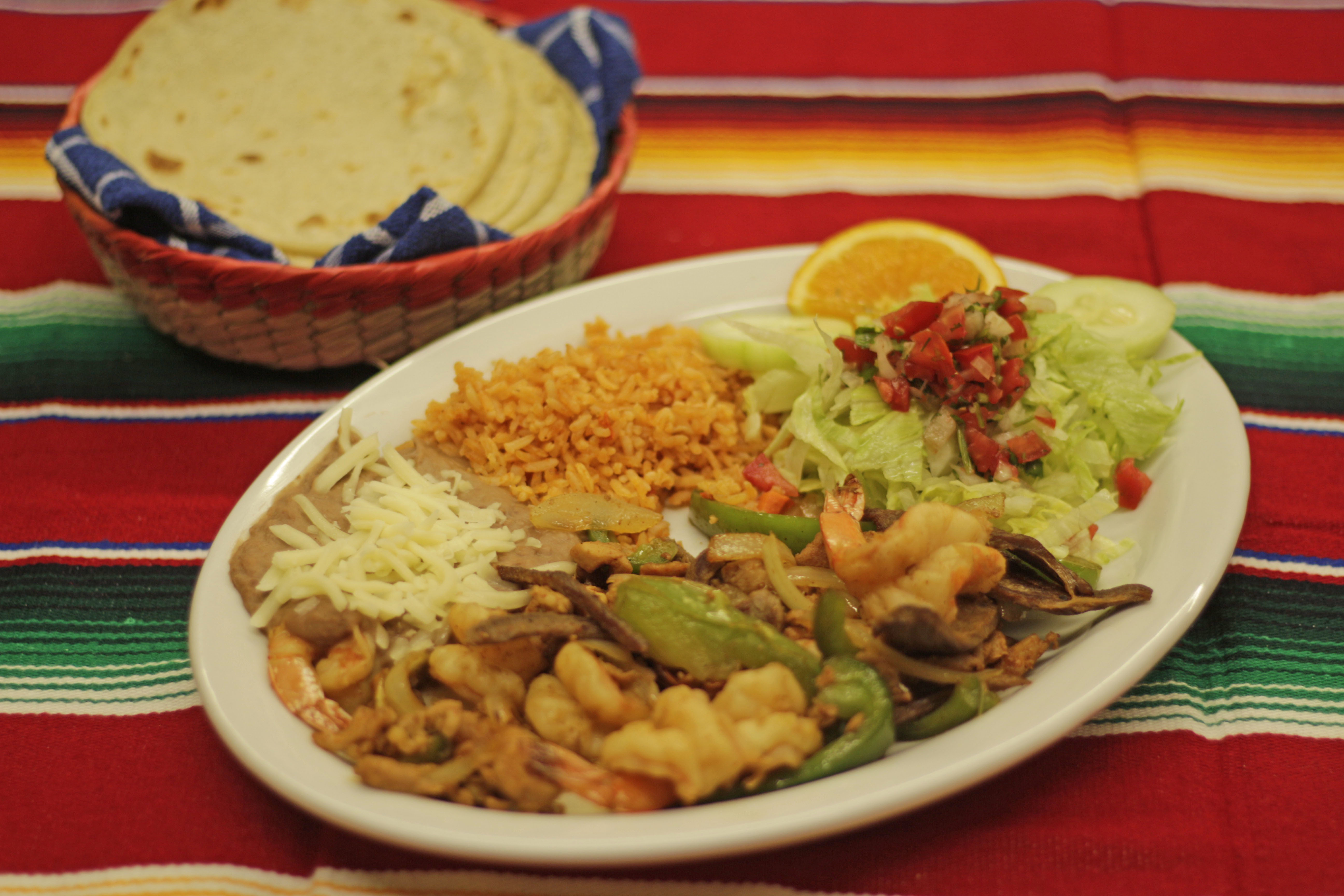 Hacienda El Rancho Viejo, typical Mexican restaurant in Vallejo CA